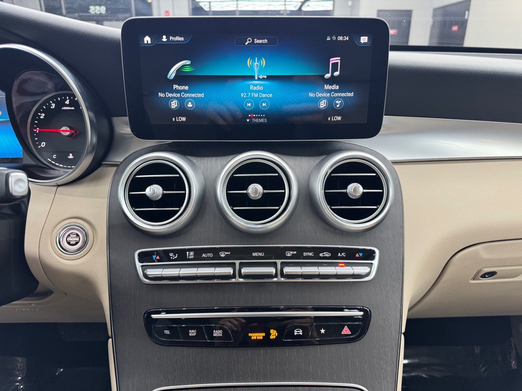 2020 Mercedes-Benz GLC-Class Image 34