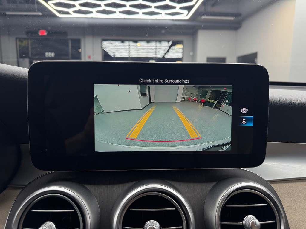 2020 Mercedes-Benz GLC-Class Image 35