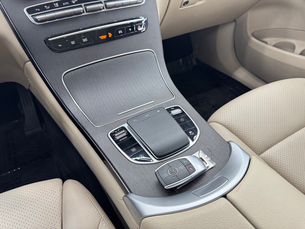 2020 Mercedes-Benz GLC-Class Image 40