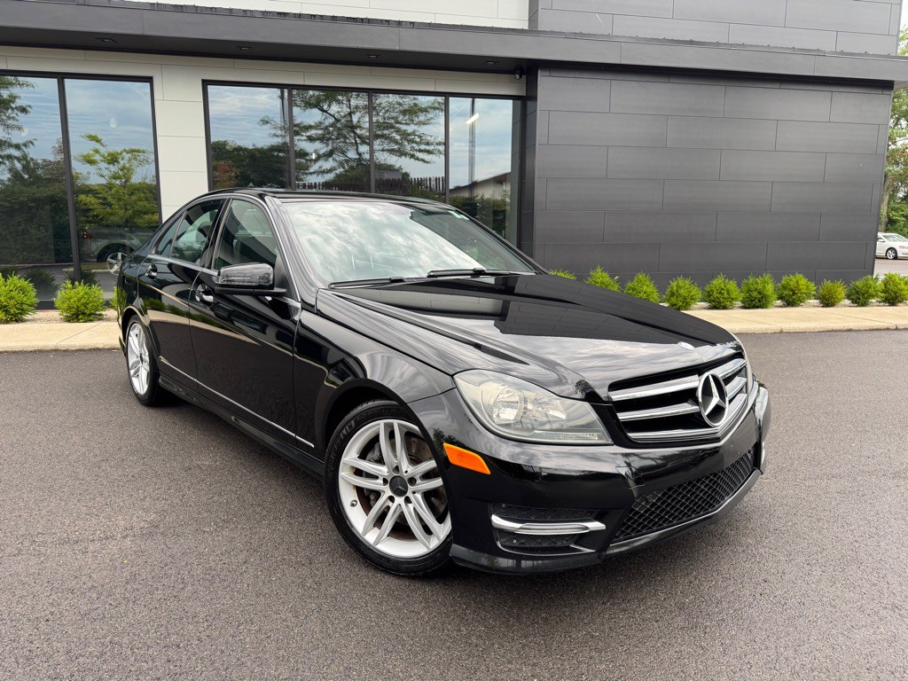2014 Mercedes-Benz C-Class Image 1