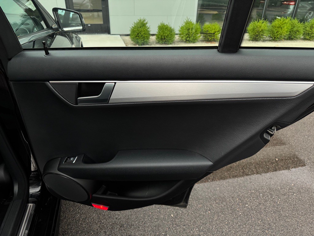 2014 Mercedes-Benz C-Class Image 17