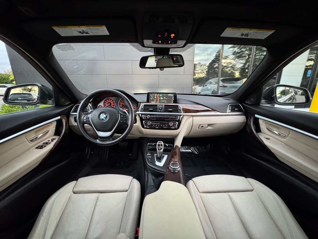 2016 BMW 3 Series Image 27