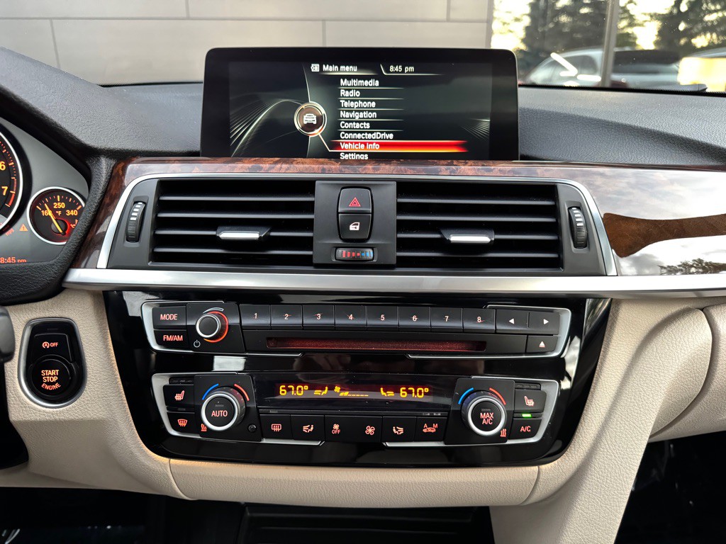 2016 BMW 3 Series Image 29