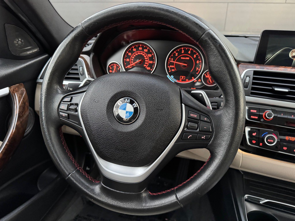 2016 BMW 3 Series Image 33