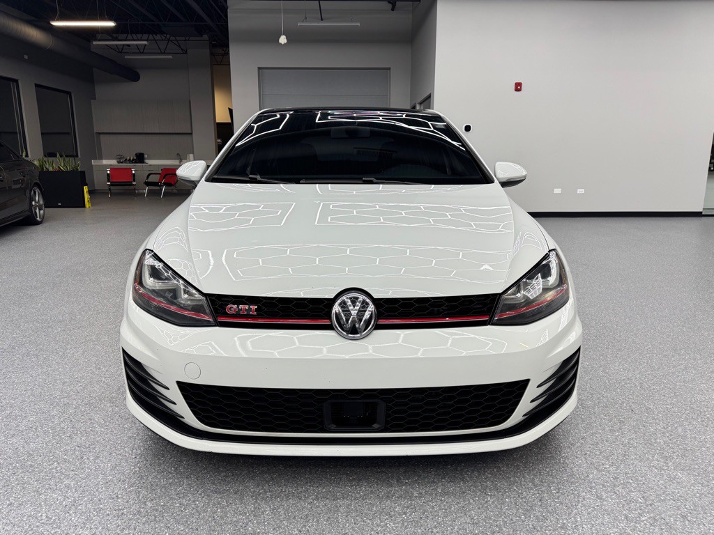 2017 Volkswagen GTI Image 3