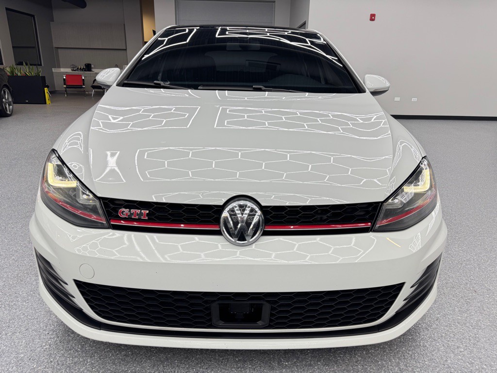 2017 Volkswagen GTI Image 4