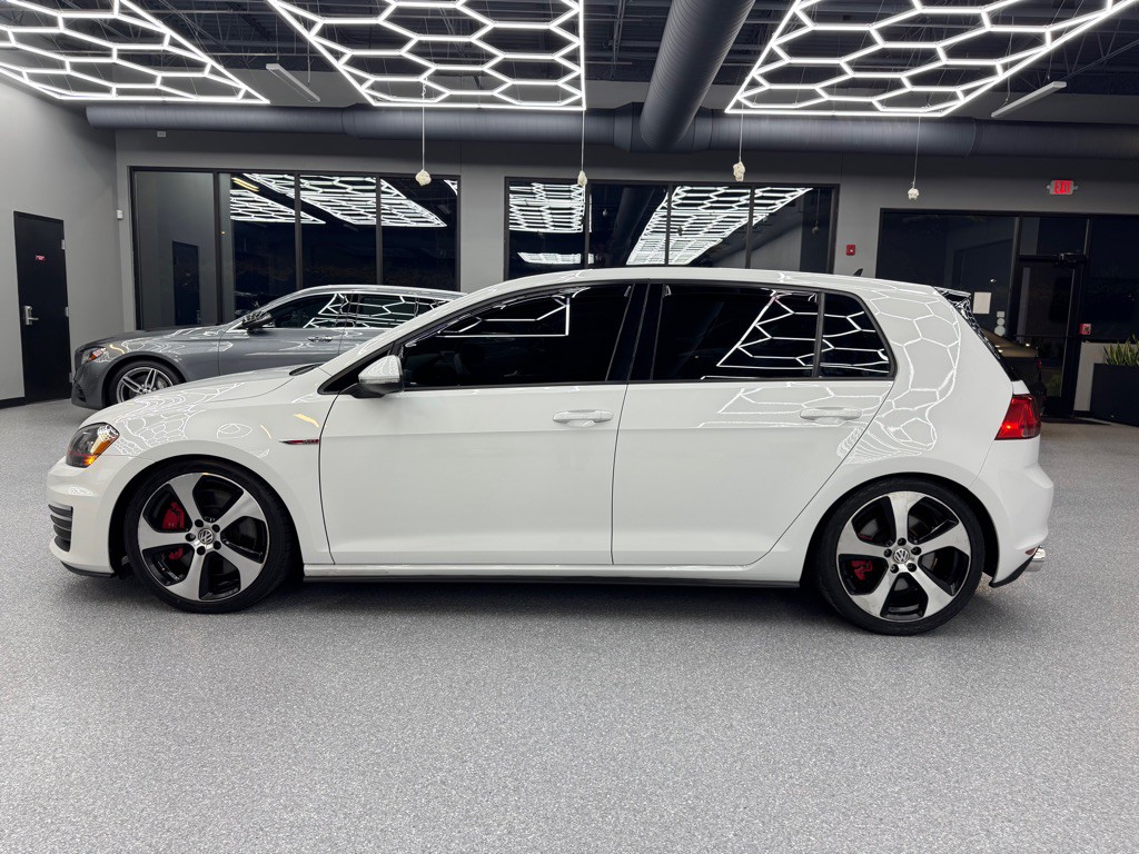 2017 Volkswagen GTI Image 8