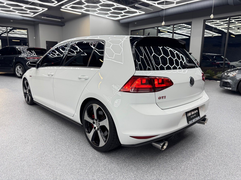 2017 Volkswagen GTI Image 11