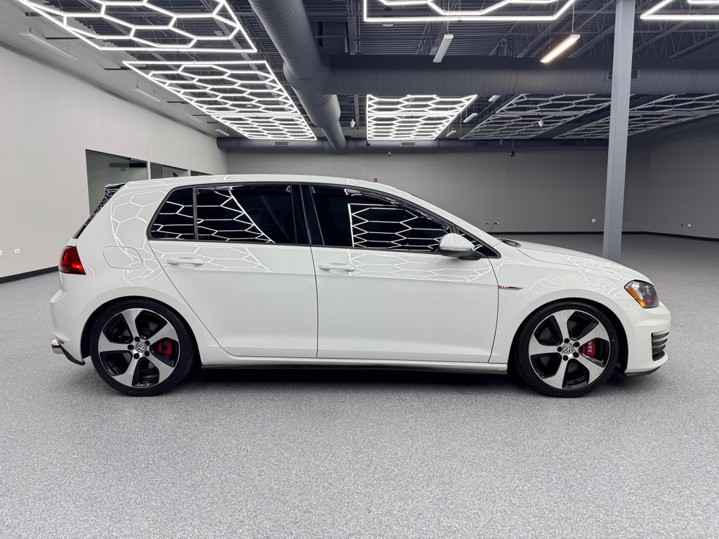 2017 Volkswagen GTI Image 16