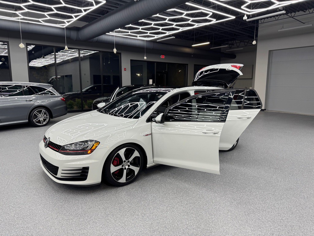2017 Volkswagen GTI Image 18