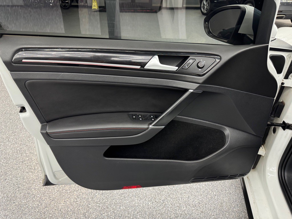 2017 Volkswagen GTI Image 19