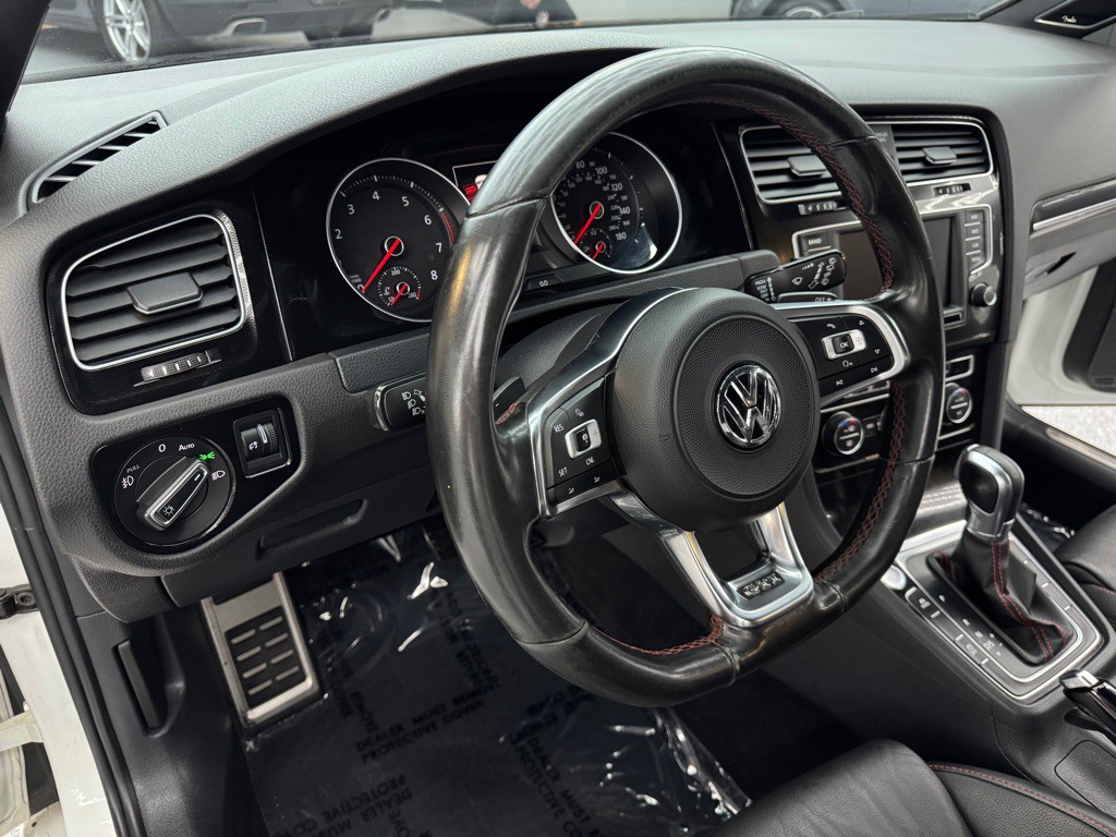 2017 Volkswagen GTI Image 21