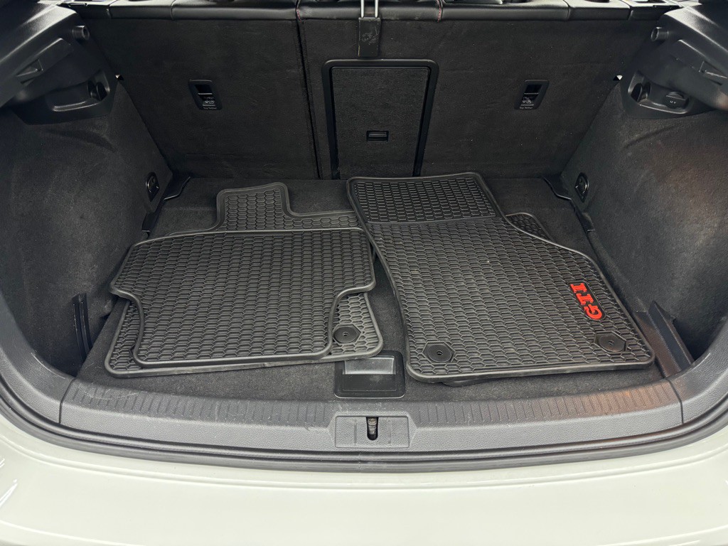 2017 Volkswagen GTI Image 24
