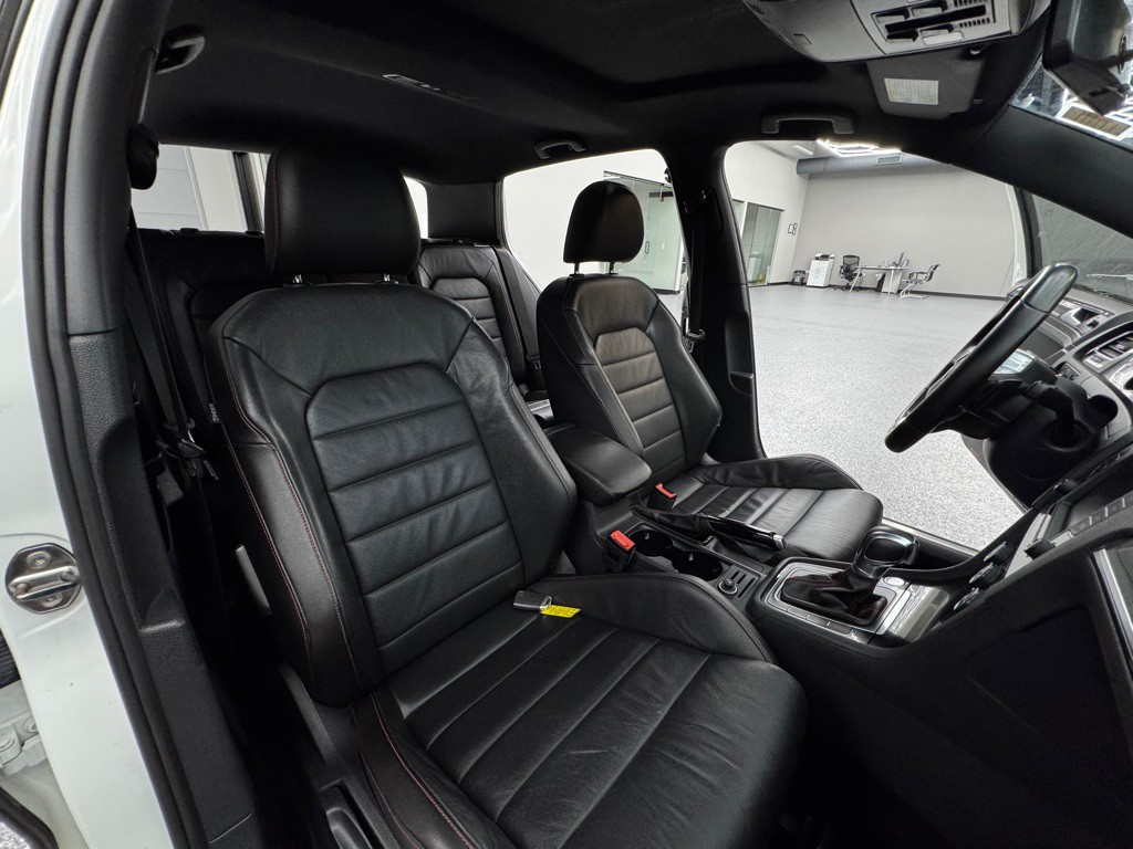 2017 Volkswagen GTI Image 29
