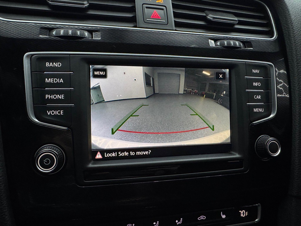 2017 Volkswagen GTI Image 32