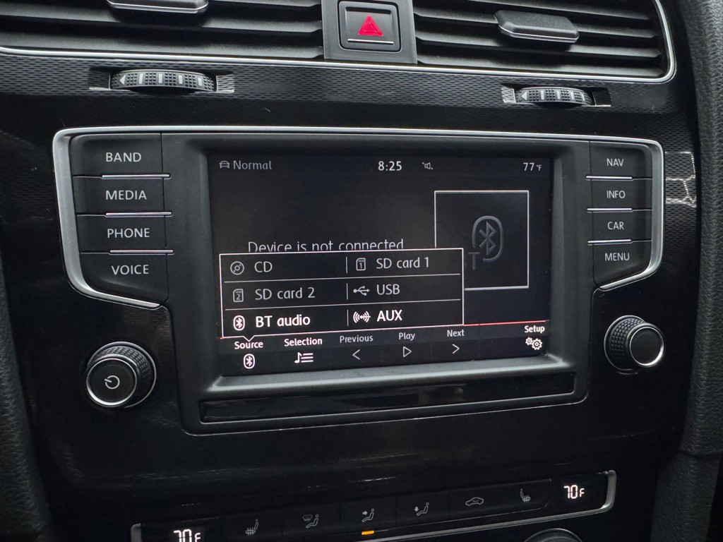 2017 Volkswagen GTI Image 34