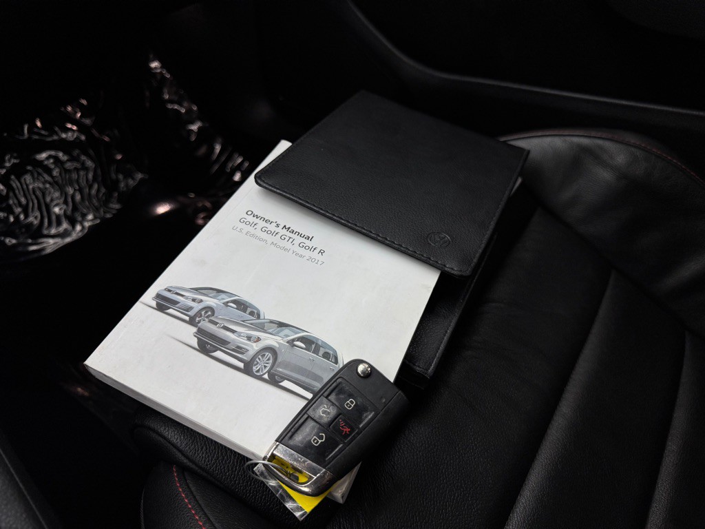 2017 Volkswagen GTI Image 39