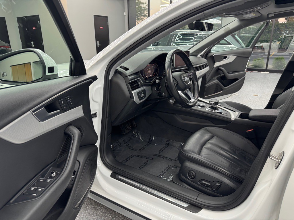 2017 Audi A4 Image 21