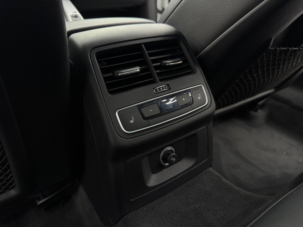 2017 Audi A4 Image 25
