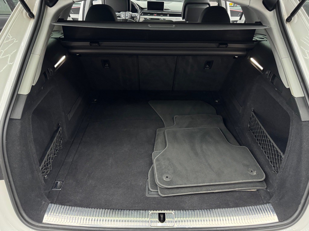 2017 Audi A4 Image 26