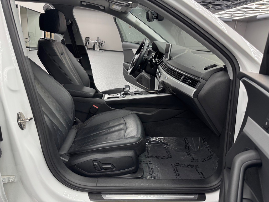 2017 Audi A4 Image 31
