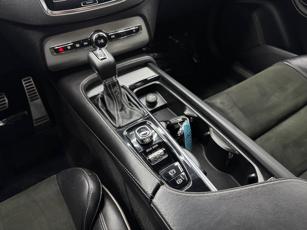 2016 Volvo XC90 Image 41