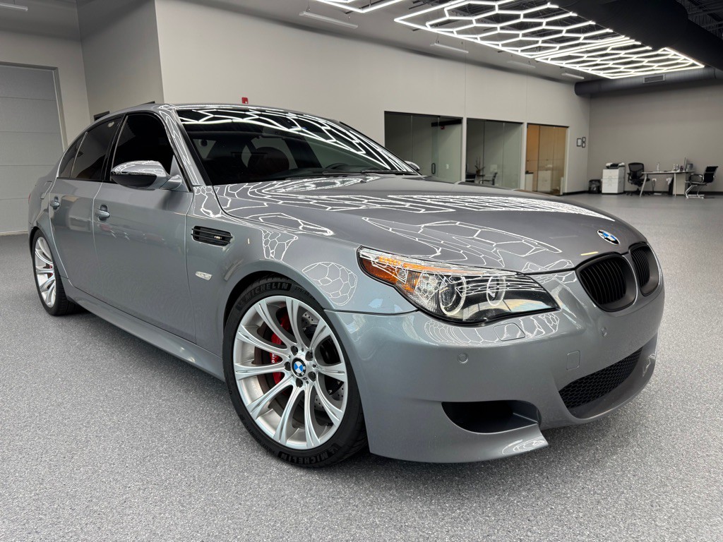 2006 BMW M5 Image 2
