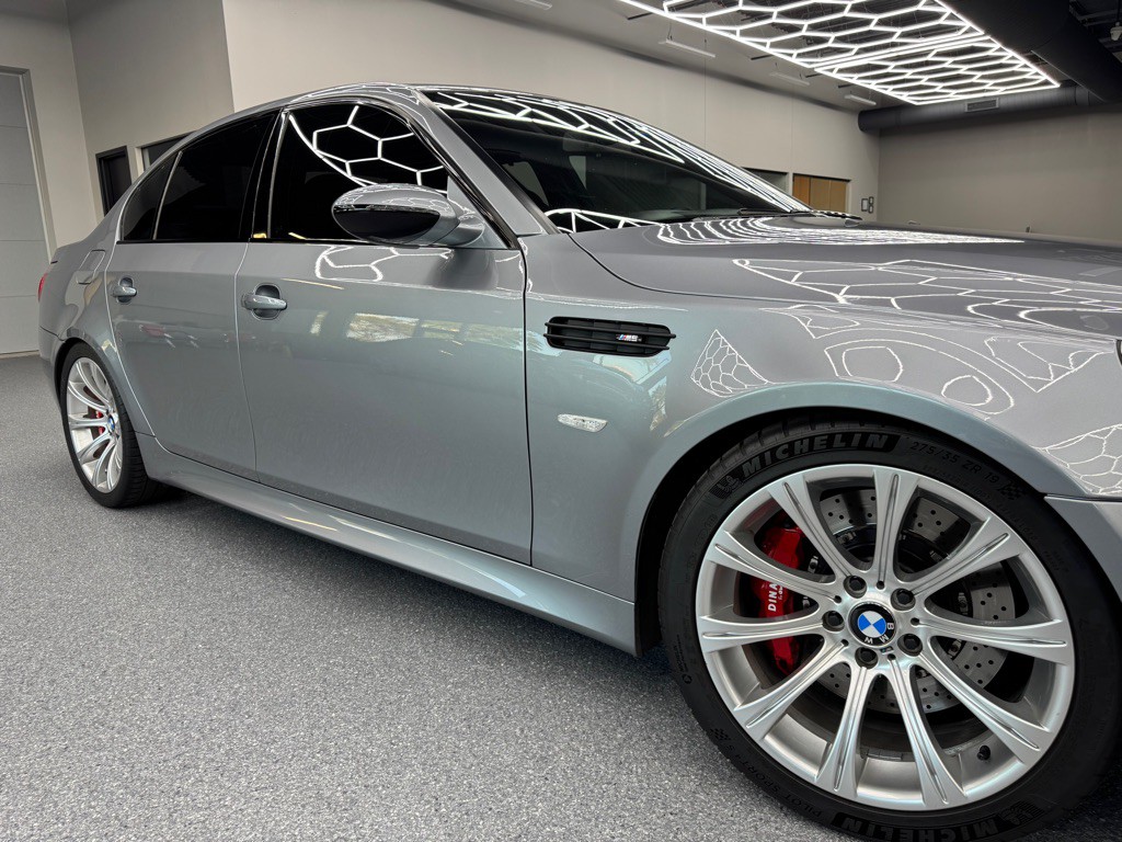 2006 BMW M5 Image 3