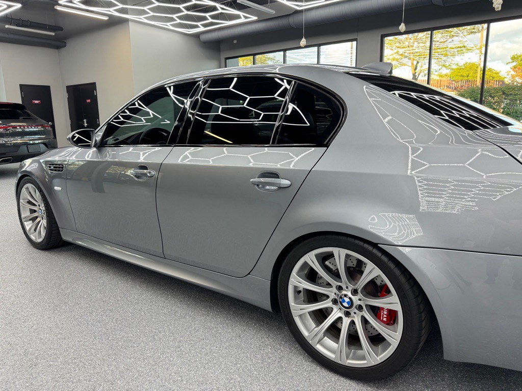 2006 BMW M5 Image 10