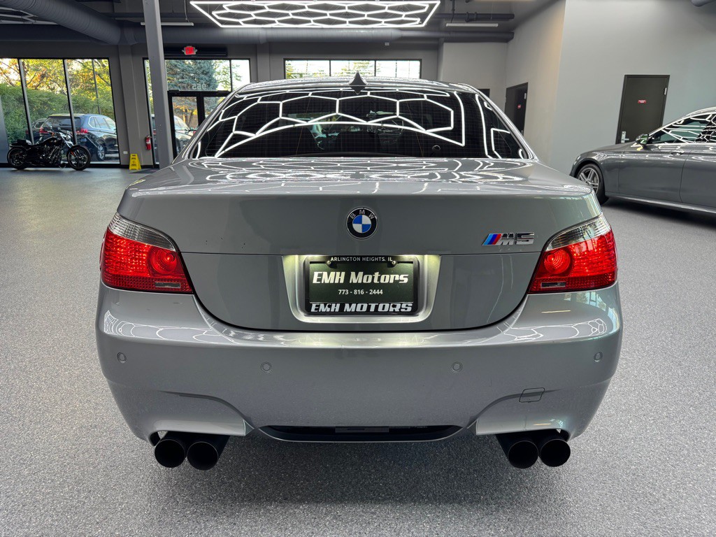 2006 BMW M5 Image 12