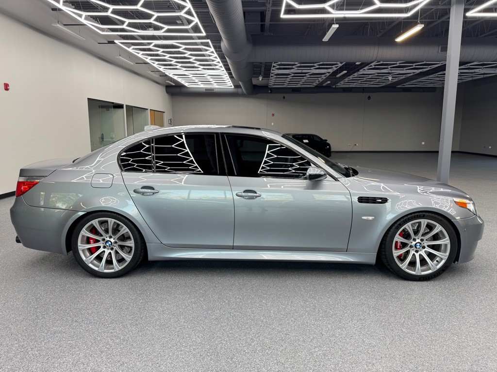 2006 BMW M5 Image 17