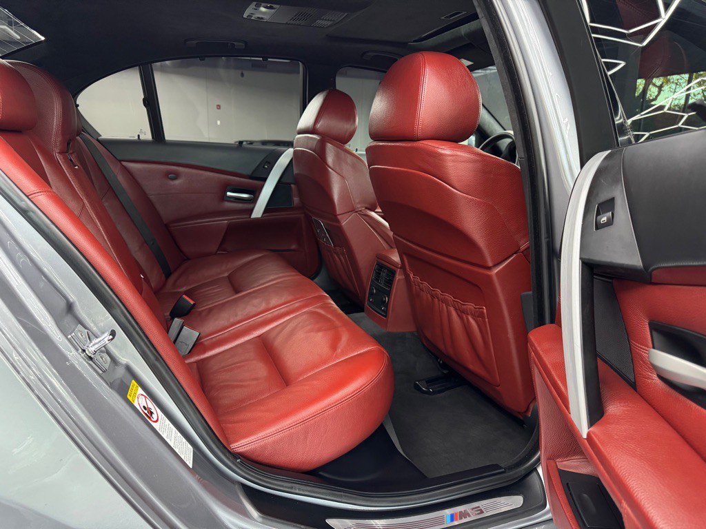 2006 BMW M5 Image 34