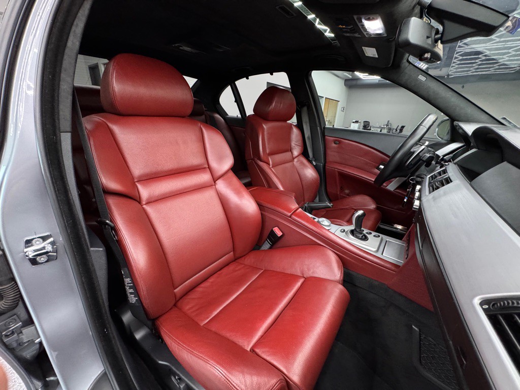 2006 BMW M5 Image 37