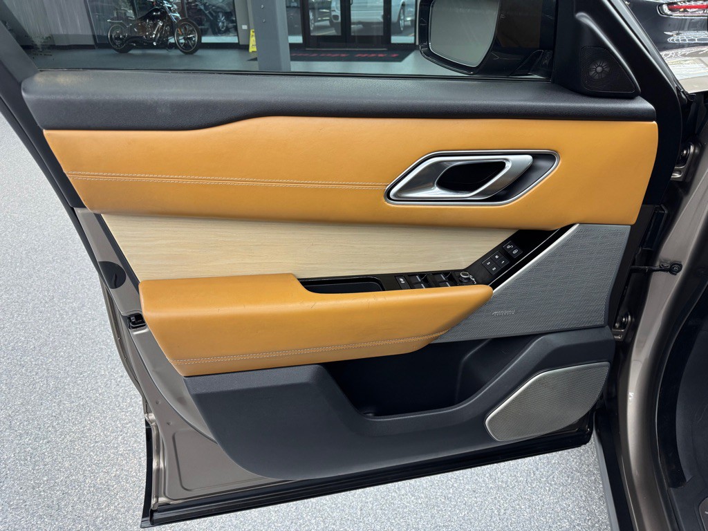 2018 Land Rover Range Rover Image 17