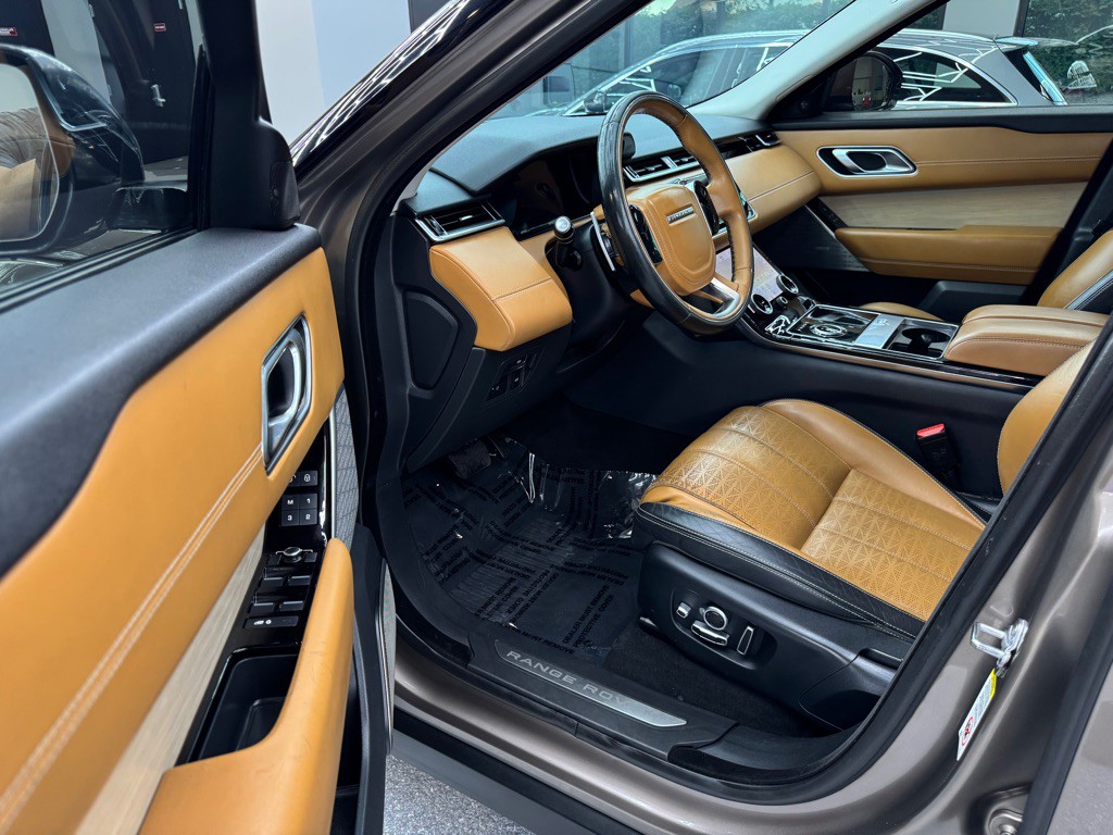 2018 Land Rover Range Rover Image 18