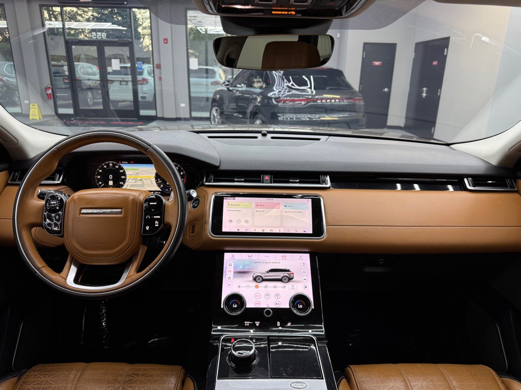 2018 Land Rover Range Rover Image 32