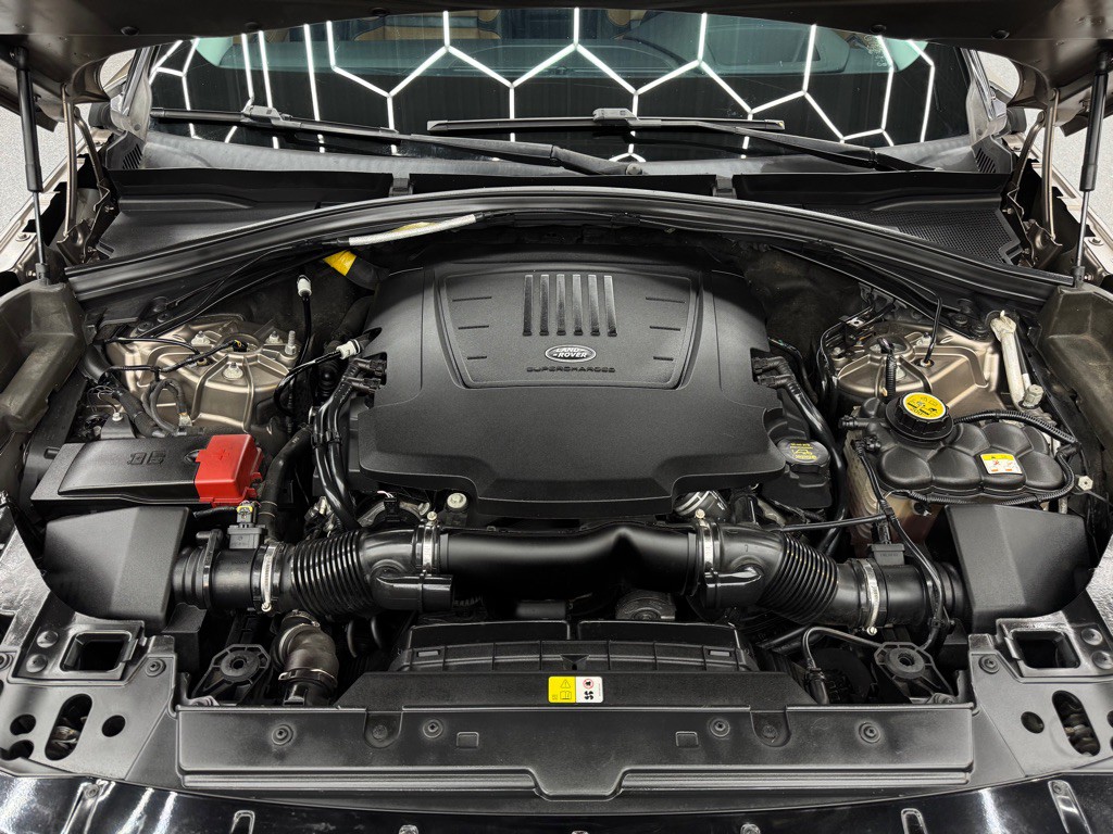 2018 Land Rover Range Rover Image 44