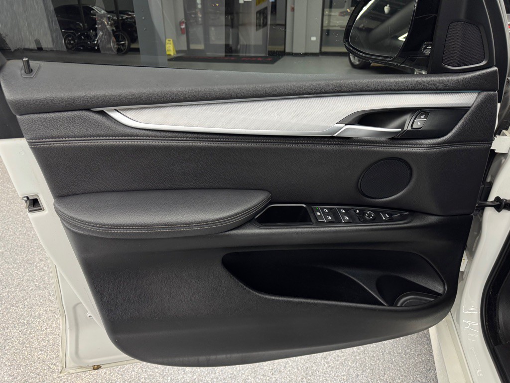 2017 BMW X5 Image 18
