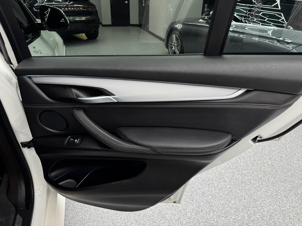 2017 BMW X5 Image 26