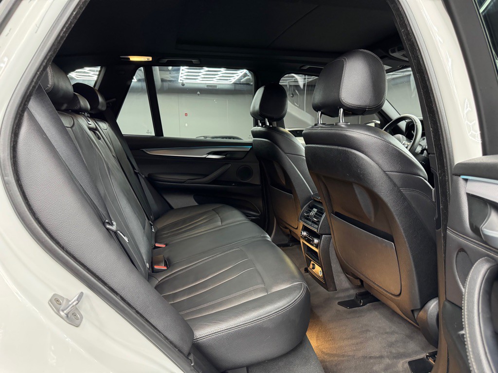 2017 BMW X5 Image 27