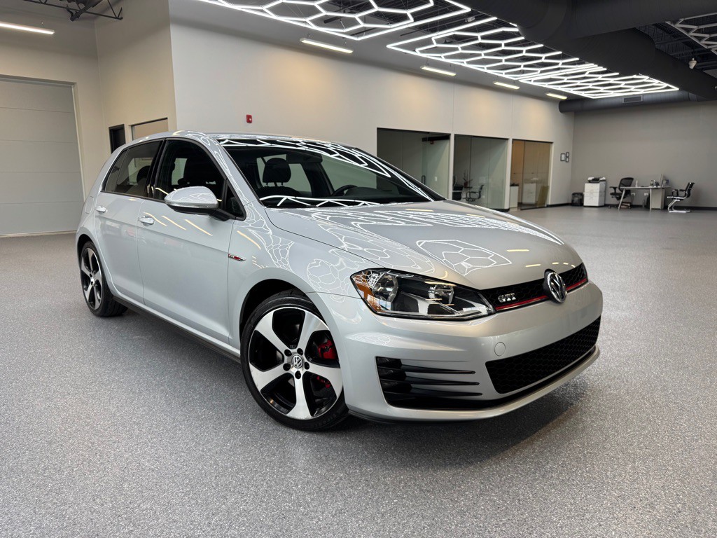 2015 Volkswagen GTI Image 1