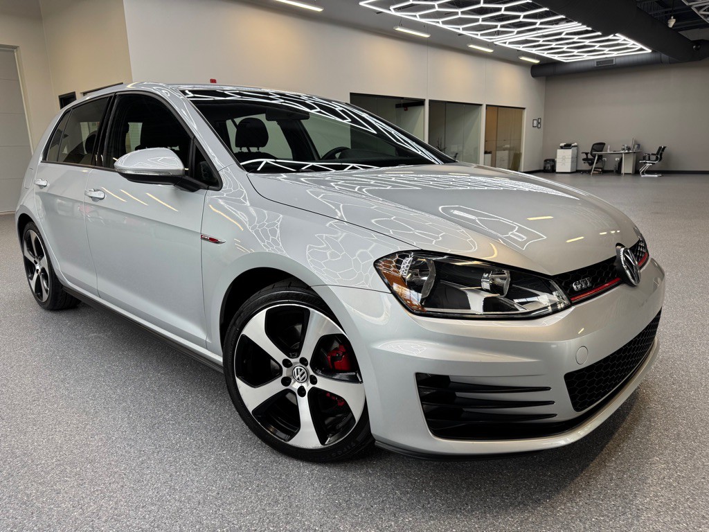 2015 Volkswagen GTI Image 2