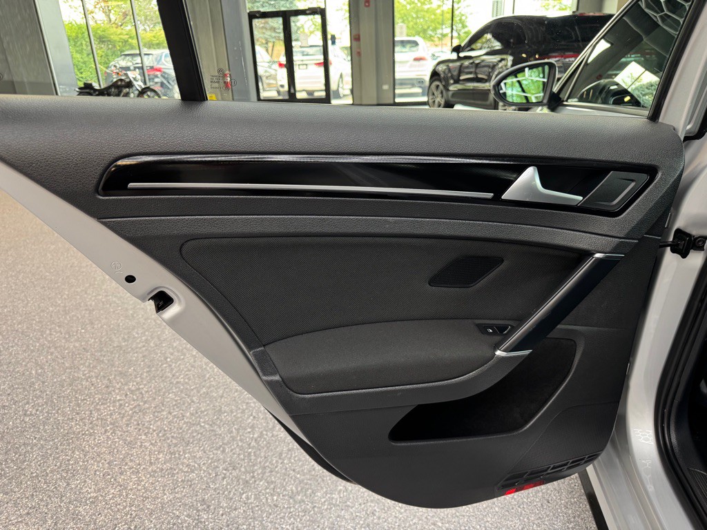 2015 Volkswagen GTI Image 15