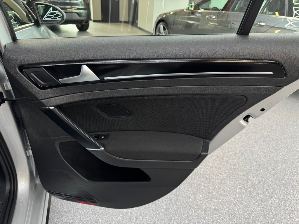 2015 Volkswagen GTI Image 18