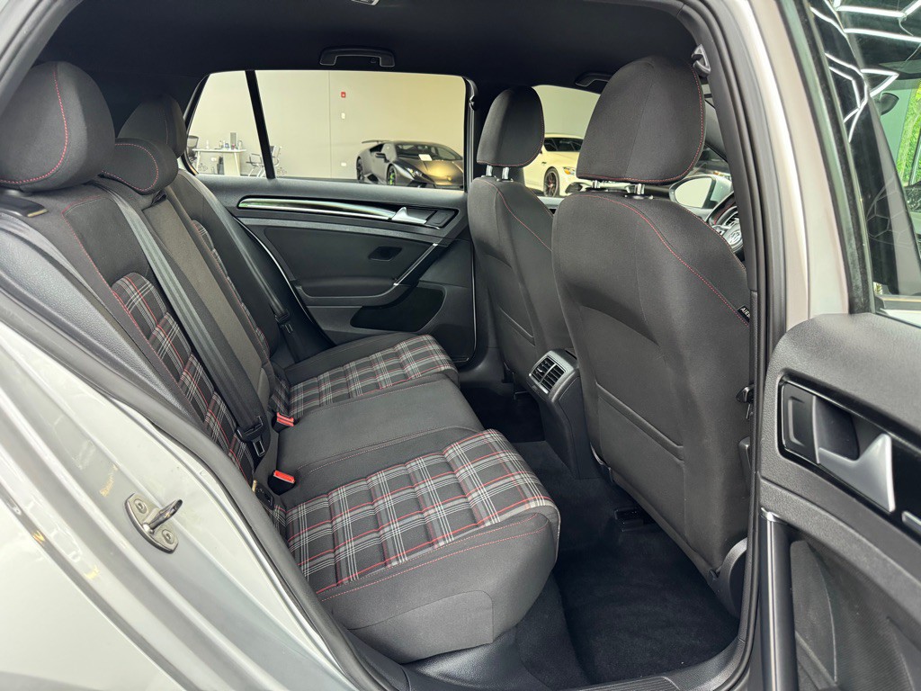 2015 Volkswagen GTI Image 19