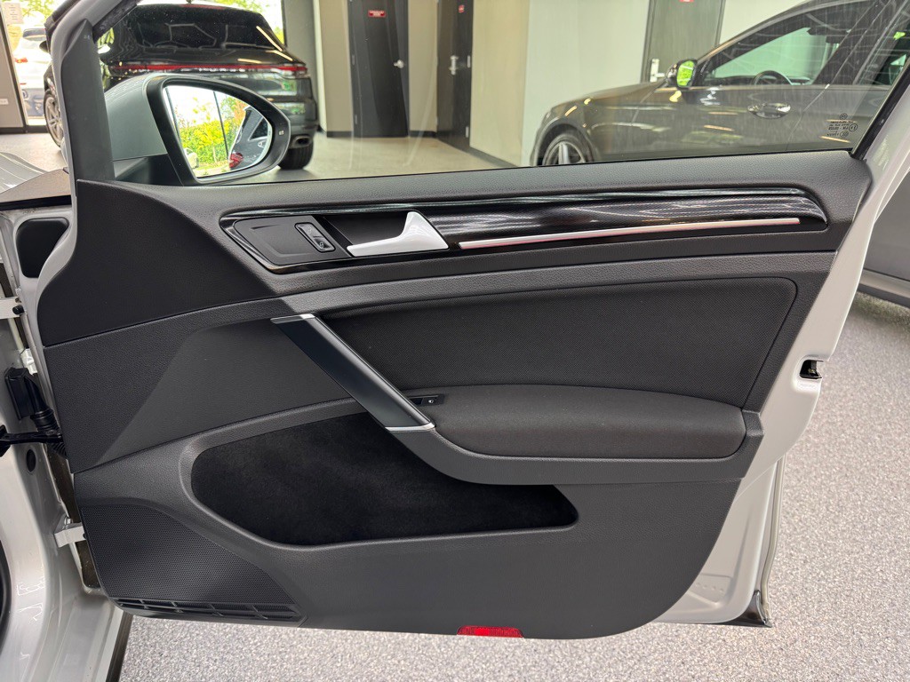 2015 Volkswagen GTI Image 20