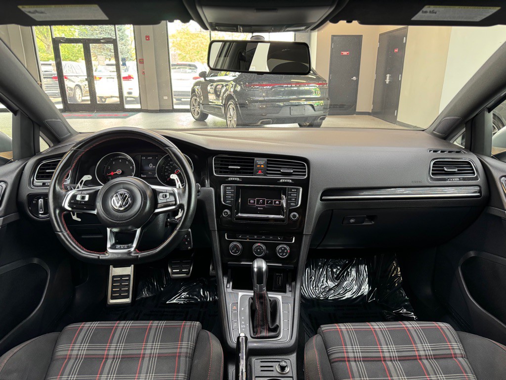 2015 Volkswagen GTI Image 23