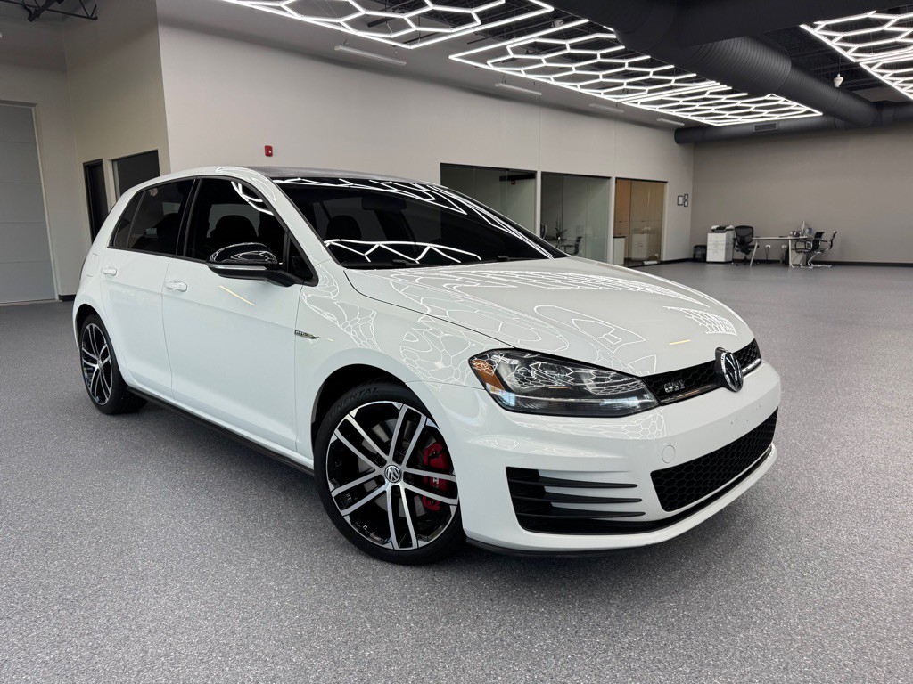 2017 Volkswagen GTI Image 1
