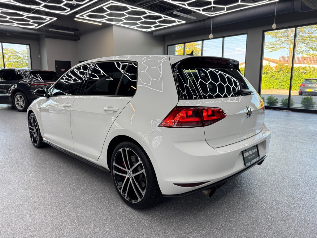 2017 Volkswagen GTI Image 8