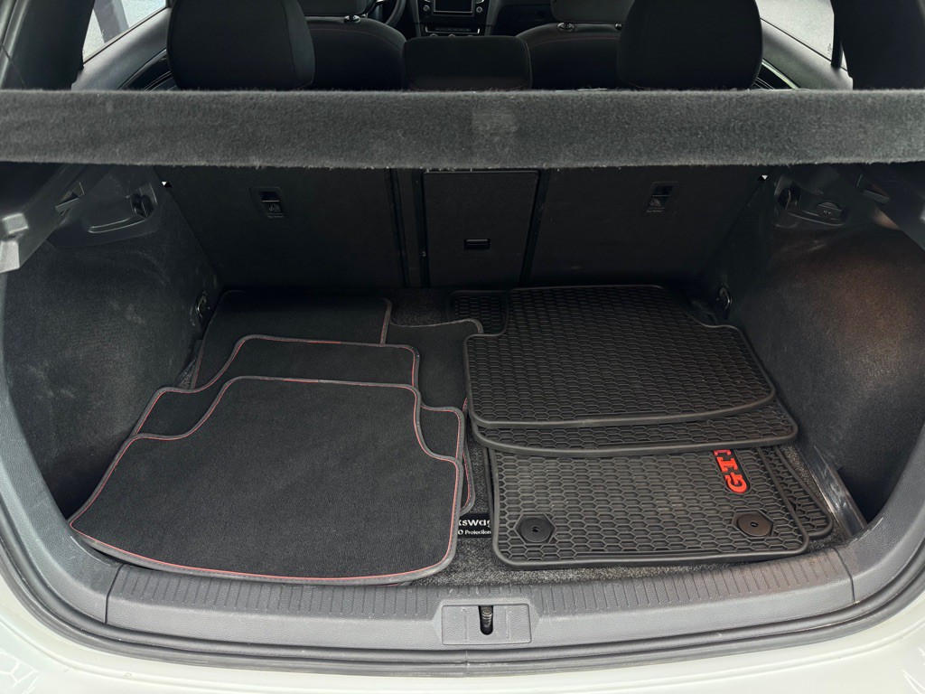 2017 Volkswagen GTI Image 18